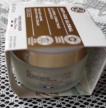 YVES ROCHER Krem przeciwzmarszczkowy  50 ml. 