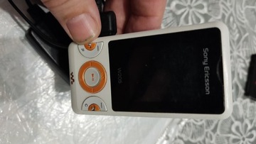 Telefon Sony Ericsson W 205 zadbany 