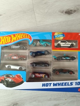 Zestaw 10 samochodów Hot Wheels 