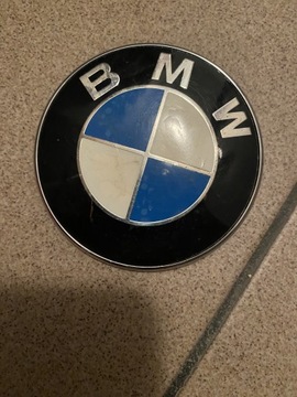 Znaczek przedniej klapy BMW X5 E 70 LCI 2012 rok 