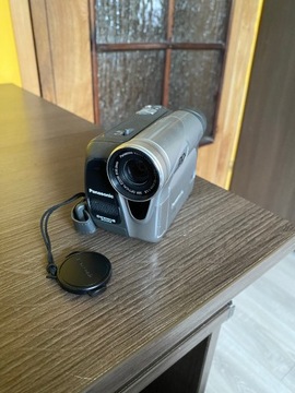 Kamera Panasonic NV-Gs6 na kasety mini DV