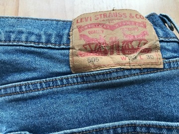 Spodnie marki Levi Strauss   33x30 505