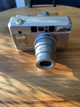 Aparat analogowy Fujifilm ZOOM 120V – z usterką