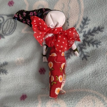 Ręcznie wykonana lalka ze szmatek