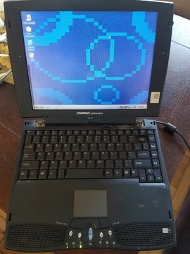Qompaq laptop zabytkowy 