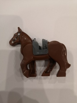 LEGO 10352 koń brązowy z siodłem