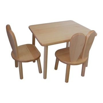 Stolik z dwoma krzesełkami