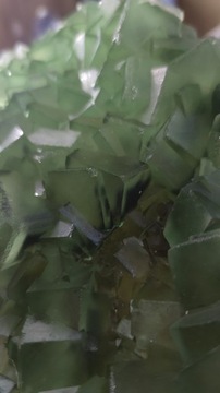 Olbrzymi okaz zielonych fluorytów 