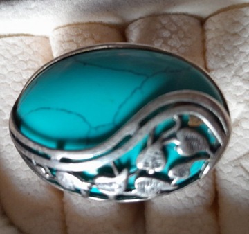 Pierścionek srebrny próba 925 z niebieskim kamieniem 