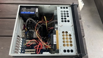 Komputer INTEL D915PBL SNT-2131-SATA 512 RAM 550W
