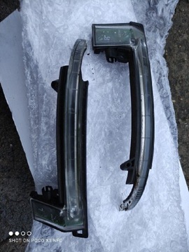 Kierunkowskazy migacze w lusterko Audi A4 B8.5