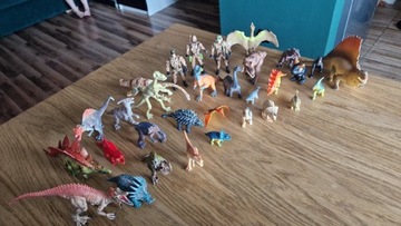Figurki dinozaur zestaw