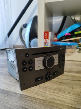 Radio cd30 mp3 bez AUX od Opla Astry H