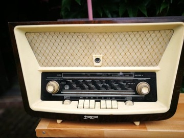 Stare radio Tatra 3281 