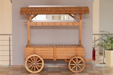 Drewniany wóz ozdobny
