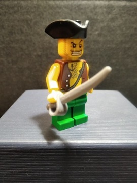 LEGO Minifigurka Pirat z Szablą