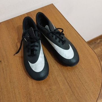 Buty piłkarskie Nike 40,5