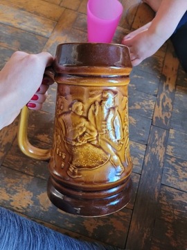 Duży ceramiczny kufel na piwo