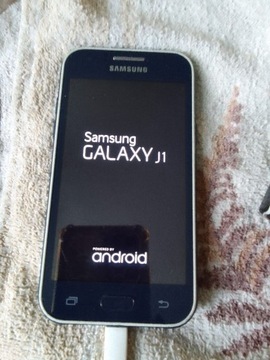 Samsung Galaxy j1 włącza się 