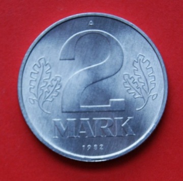 2 Marki 1982 r - Niemcy NRD  Mennicza !!