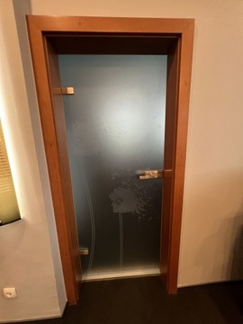 Drzwi szklane z ościeżnicą drewnianą 1970x820