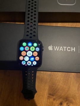 Apple Watch Series 5 44mm x Nike