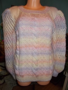Sweter damski robiony na drutach