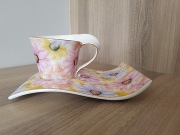 Porcelanowa filiżanka Staffordshire kwiatowa