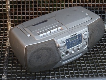 Radiomagnetofon z CD przenośny SONY CFD-V31L