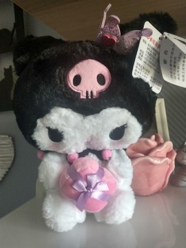 Kuromi w koronie nowa maskotka Sanrio Hello Kitty