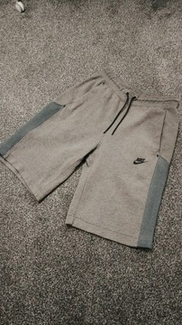 Szorty Nike Tech Fleece w idealnym stanie!