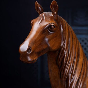 Rzeźba konia -super prezent 
