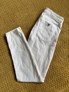 Spodnie jeansy skinny Guess XS białe kremowe 25 