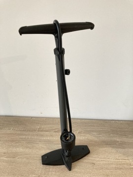 Pompka rowerowa podłogowa z manometrem Kross