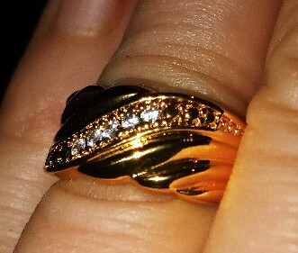 Piękny pierścionek.