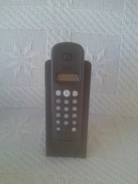Nowy telefon bezprzewodowy firmy Philips Xalio 200