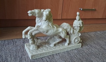 Figura Rzeźba Jeździec Rydwan z końmi 23 * 36 cm