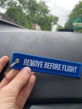 Haft niebieski remove before flight