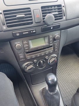 Radio fabryczne z CD- Toyota Avensis T25,  2006 r.