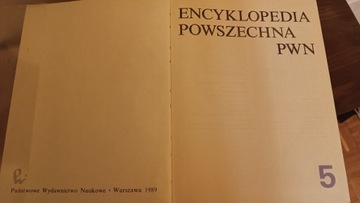 Powszechna Encyklopedia PWN  5 tomów