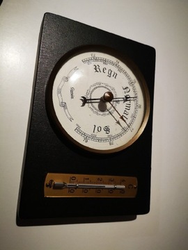 Stary barometr z termometrem