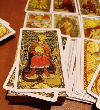 Golden Art Nouveau Tarot