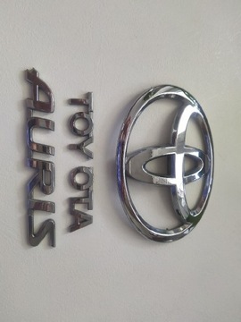 Logo Toyota Auris tył 