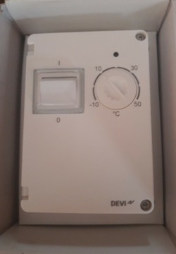 Termostat elektroniczny z czujnikiem temperatury DEVIreg 610 nowy!!!