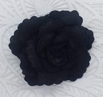 Czarna filcowa róża różyczka kwiat Kwiatek kwiatuszek duża broszka brosza