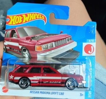 Hot wheels nissan maxima