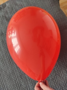 Duży czerwony balon