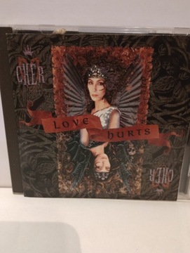 CHER -LOVE HURTS  . CD  