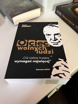 Ojciec wolnych ludzi - Paweł Zuchniewicz