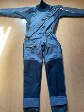 Suchy kombinezon, suchar, sztormiak, drysuit - fir